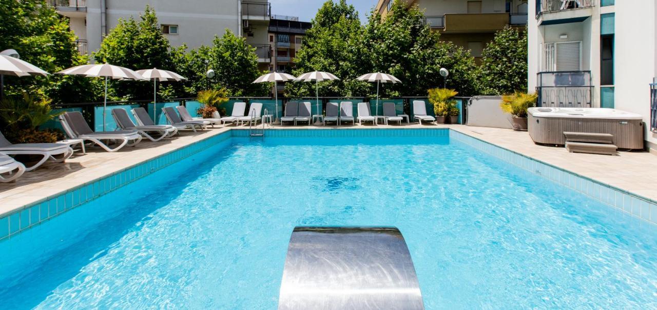 Hotel Verona Cesenatico Luaran gambar