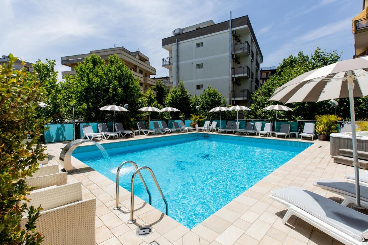 Hotel Verona Cesenatico Luaran gambar