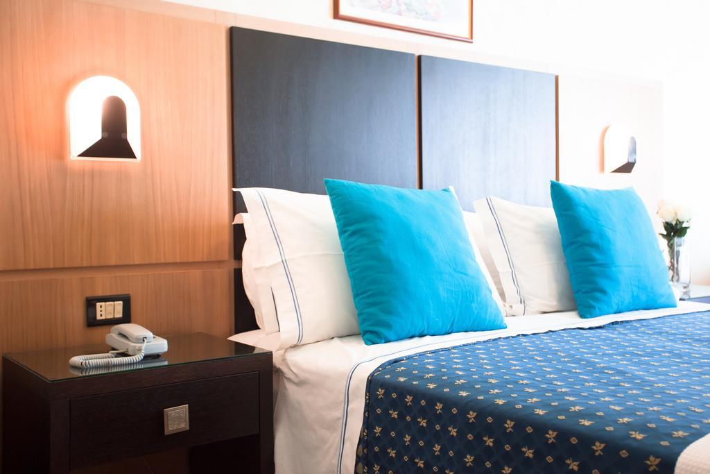 Hotel Verona Cesenatico Bilik gambar